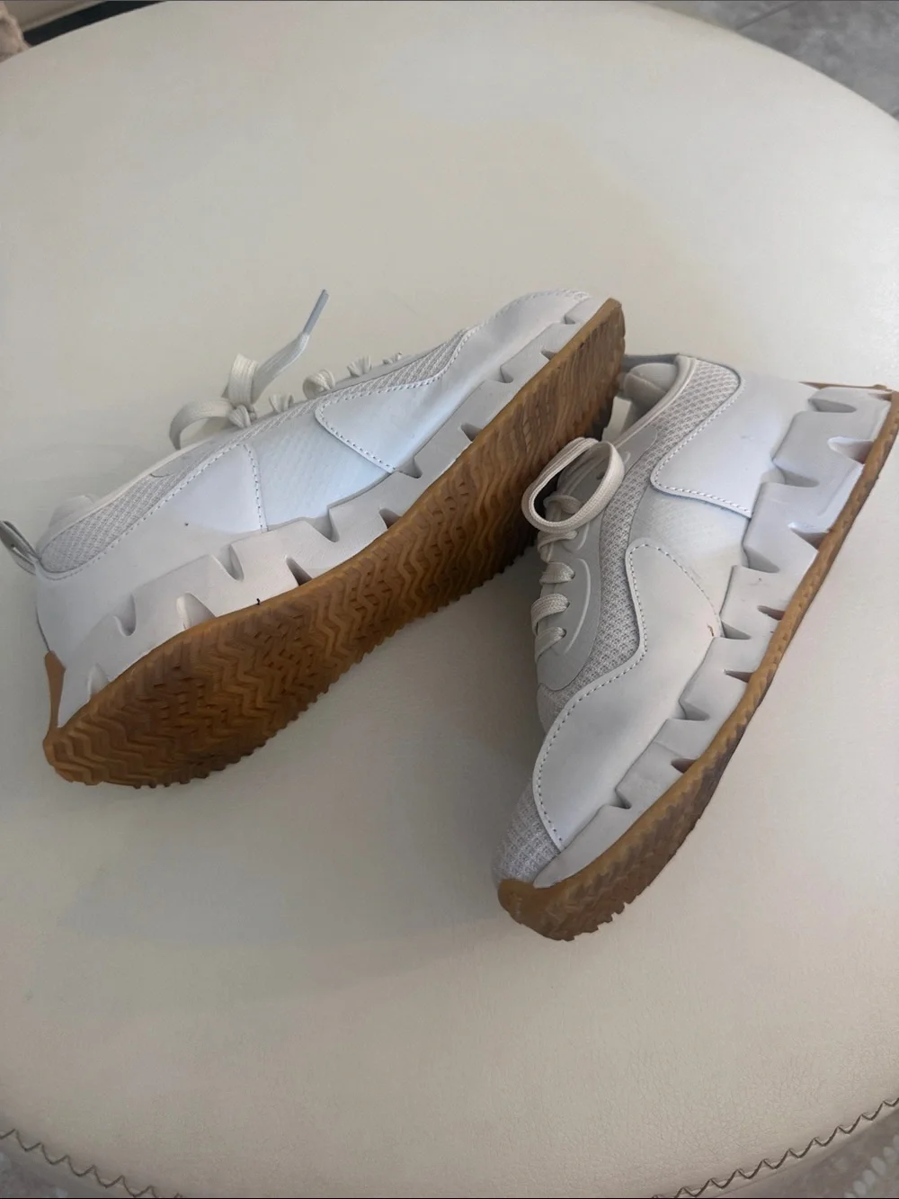 Reebok breathable white